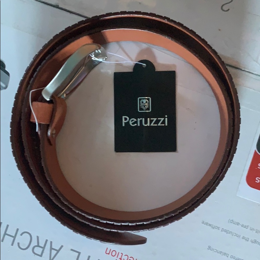 An unused Men’s Peruzzi belt with tag.